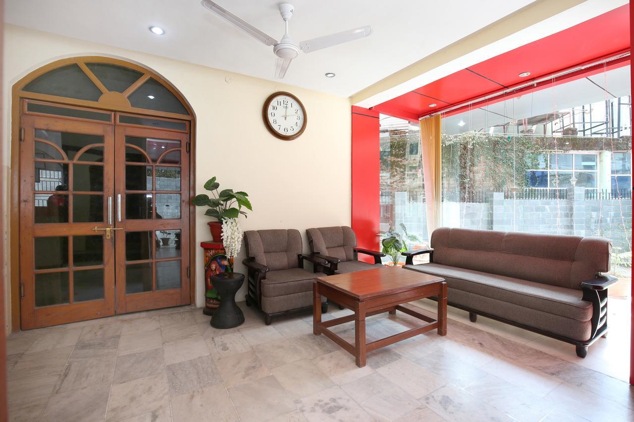 דרמסאלה Oyo 9942 Hotel Ravine מראה חיצוני תמונה